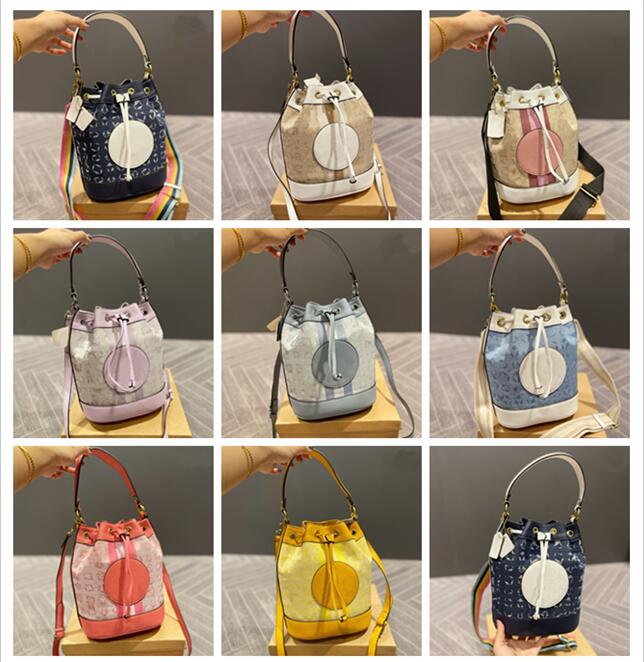 TZ Designer Dempsey Drawstring Bucket Bags Fashion Print Collection Logo Hardware Logo Lining Handbag Ladies Detachable Adjustable Wide Strap Crossbody Bag 25CM, Beige
TZ Designer Dempsey Drawstring Bucket Bags Fashion Print Collection Logo Hardware Logo Lining Handbag Ladies Detachable Adjustable Wide Strap Crossbody Bag 25CM, Beige