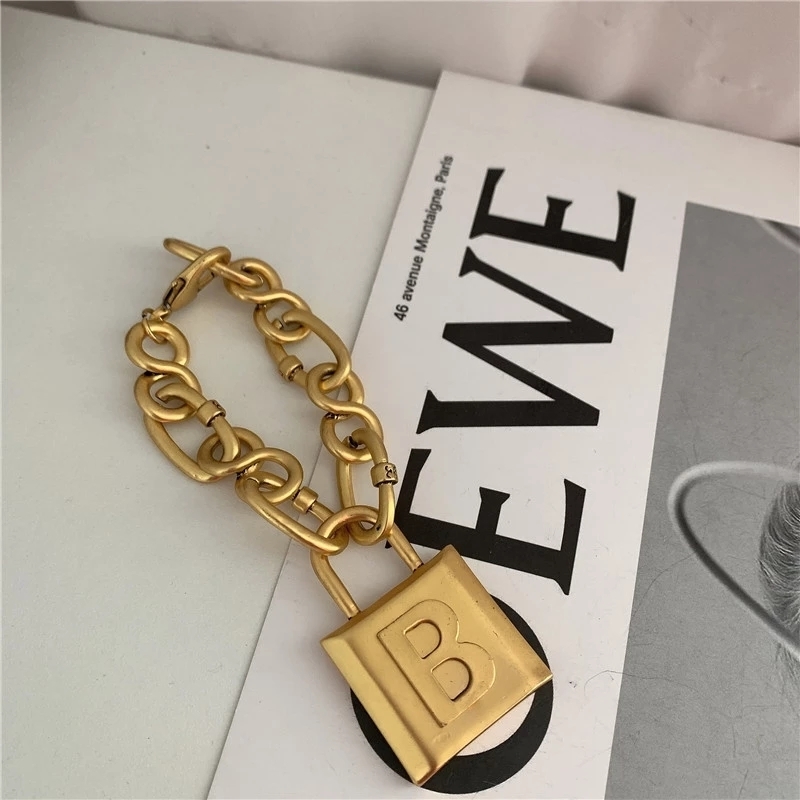 Designer Pendant Necklaces Vintage Chunky Metal Thick Chain Geometric Letter B Lock Fashion Women Punk Jewelry Accessories 220831