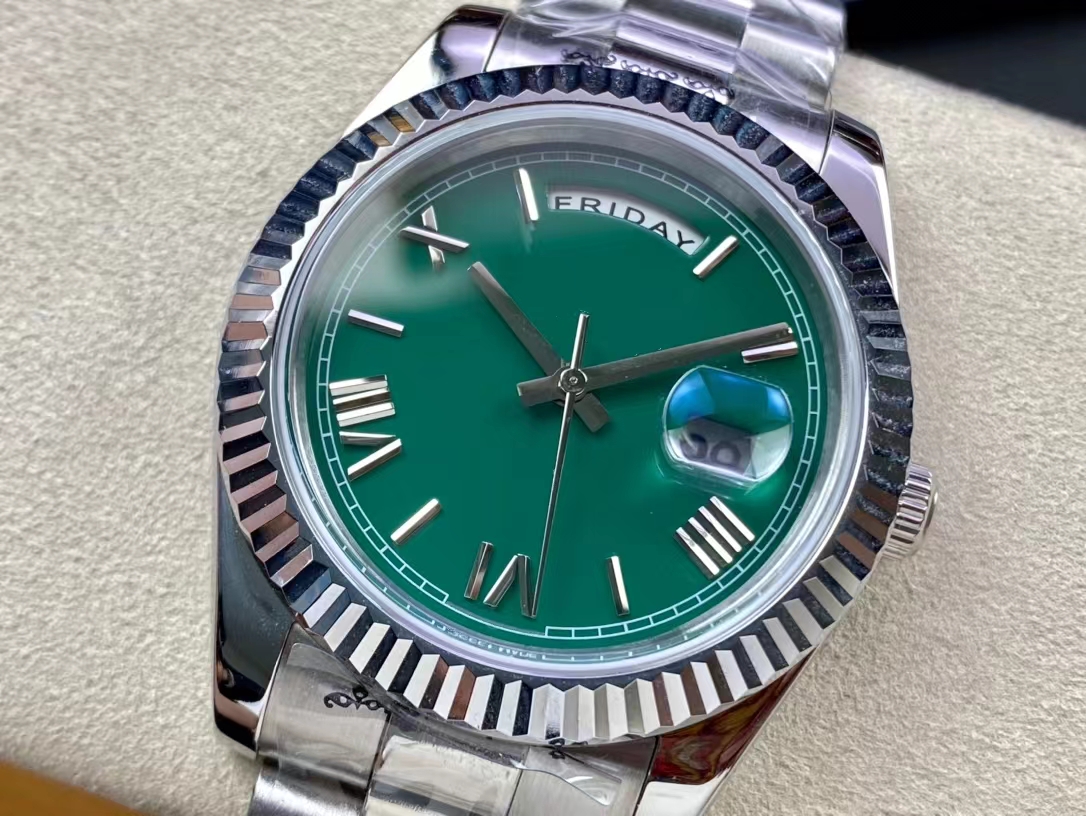 Men's Mechanical Watch Silver Dial 40mm High Quality Movement Self-Winding Sapphire Glass Water Resistant Watch
Men's Mechanical Watch Silver Dial 40mm High Quality Movement Self-Winding Sapphire Glass Water Resistant Watch