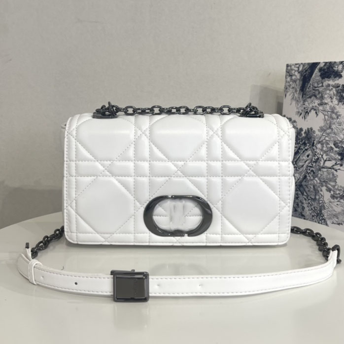 2022 designer women's bag rattan check grain cow leather chain shoulder strap one shoulder portable fashion all-match
2022 designer women's bag rattan check grain cow leather chain shoulder strap one shoulder portable fashion all-match