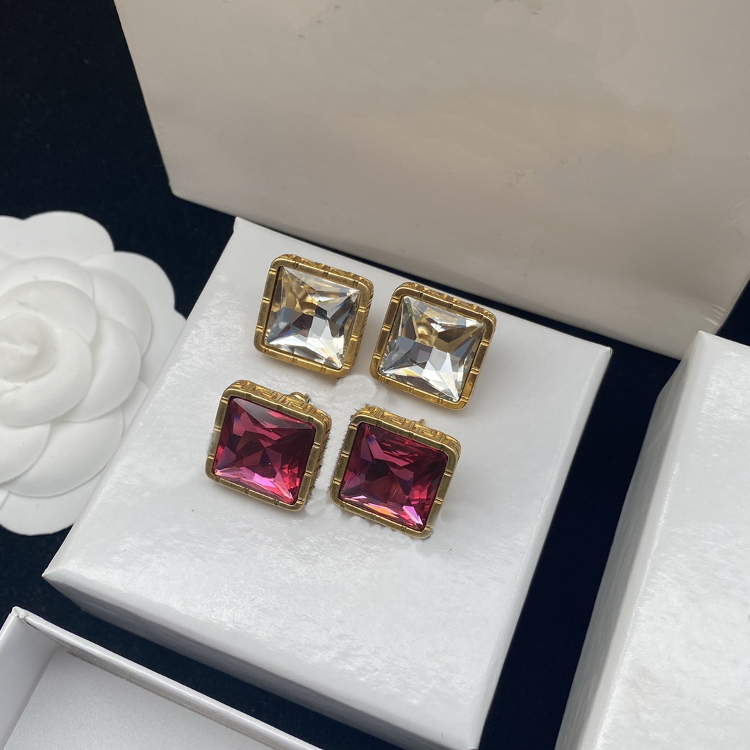 Luxurious Designed crystal Square Earrings Stud Banshee Medusa Head Portrait 18K Gold Plated Women's Greece Meander Pattern Designer Jewelry 0990
Luxurious Designed crystal Square Earrings Stud Banshee Medusa Head Portrait 18K Gold Plated Women's Greece Meander Pattern Designer Jewelry 0990