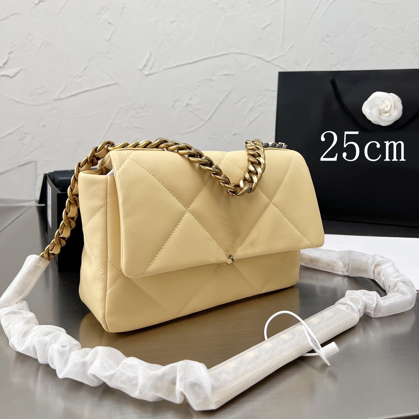 Chain bags Crossbody Luxury Designer Brand Bags Fashion Shoulder Handbags High Quality Women Letter Purse Phone Wallet Metallic Totes, With logo 20x14cm
Chain bags Crossbody Luxury Designer Brand Bags Fashion Shoulder Handbags High Quality Women Letter Purse Phone Wallet Metallic Totes, With logo 20x14cm