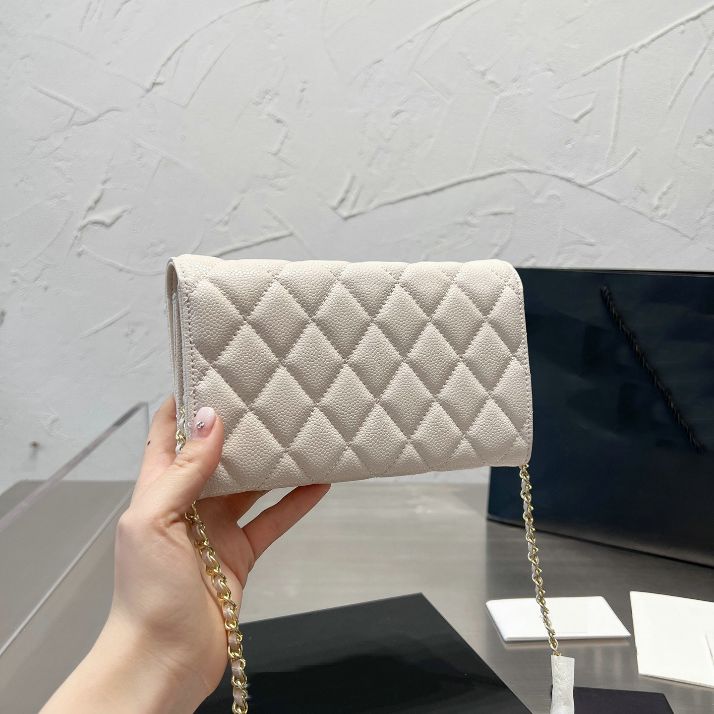 Luxury Mini Tote Bags Designer Fashion Mini Small Handbag for Women New Bag Lipstick Wallet Candy Color Shoulder Genuine leather Crossbody, White
Luxury Mini Tote Bags Designer Fashion Mini Small Handbag for Women New Bag Lipstick Wallet Candy Color Shoulder Genuine leather Crossbody, White