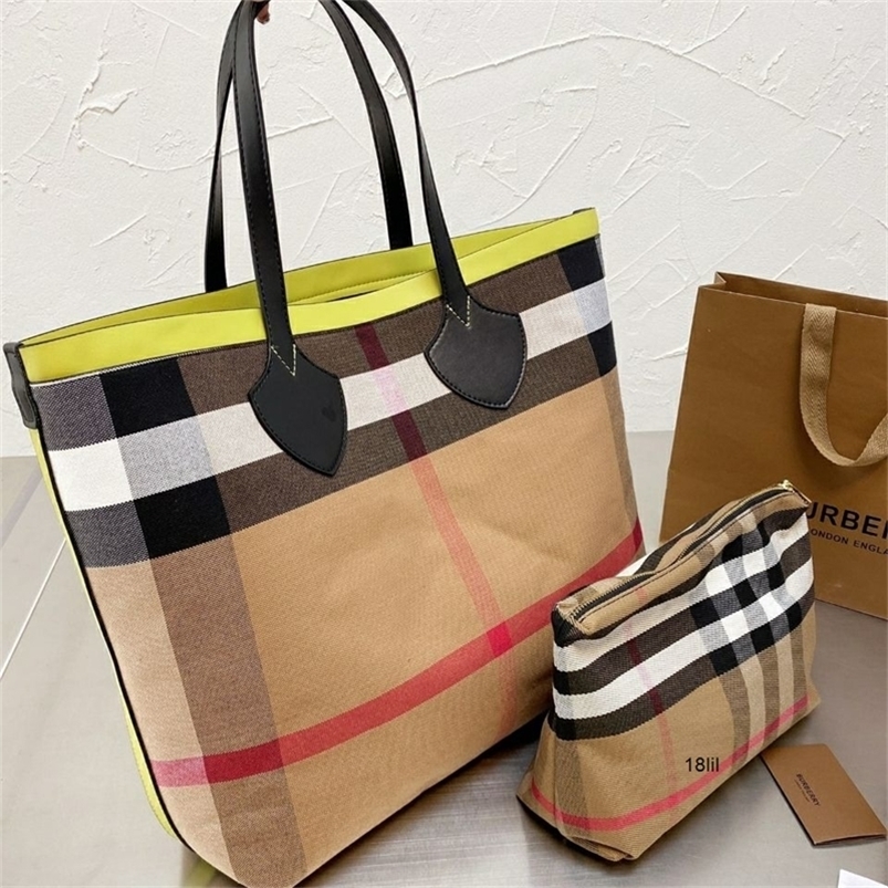 Designer Luxury Burbrerity Bags For Women High Quality Brown Crossbody Handbags Vintage Burbrery Leather Wallet Paris Plaid The Totes Bag Fashion Purses XTRD, Sky blue
Designer Luxury Burbrerity Bags For Women High Quality Brown Crossbody Handbags Vintage Burbrery Leather Wallet Paris Plaid The Totes Bag Fashion Purses XTRD, Sky blue