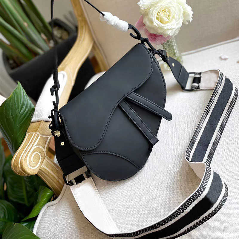 HandbagBright light Matte Sadles Bags Women Luxurys 2023Designers fashion letter shoulder high quality genuine leather Messenger bag, All letter
HandbagBright light Matte Sadles Bags Women Luxurys 2023Designers fashion letter shoulder high quality genuine leather Messenger bag, All letter