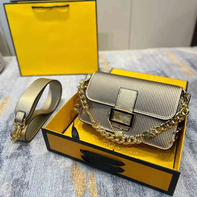 Cross Body bag New brand F Gold Print Medusa foreign style one shoulder diagonal straddle postman staff armpit handbag women's Bag Fashion
Cross Body bag New brand F Gold Print Medusa foreign style one shoulder diagonal straddle postman staff armpit handbag women's Bag Fashion