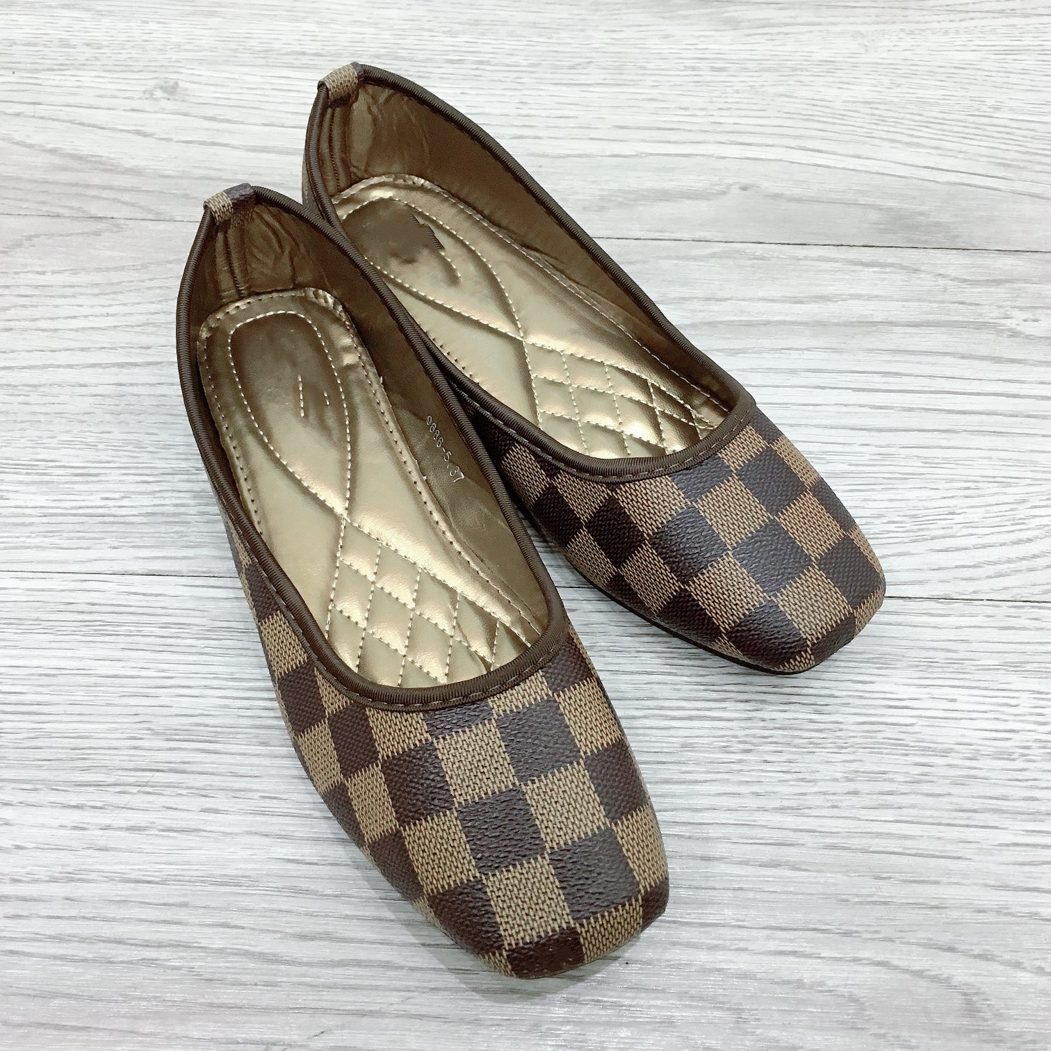 Brown White Black Checker Ballet Flat shoes sandal Women Paris Fashion Slip On FLATS Casual Dress Shoe Summer fashion Lady Loafers Mules Designers Luxury Top Quilty, Xy968652
Brown White Black Checker Ballet Flat shoes sandal Women Paris Fashion Slip On FLATS Casual Dress Shoe Summer fashion Lady Loafers Mules Designers Luxury Top Quilty, Xy968652