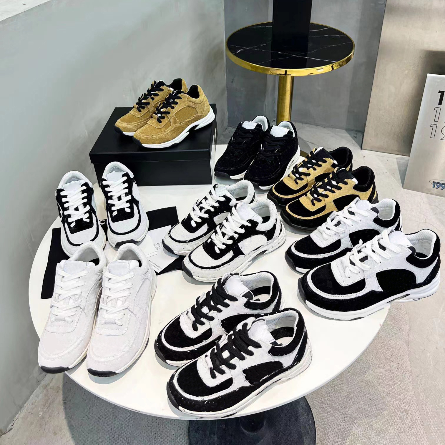 Sneakers Designer Vintage Suede Casual Shoes Calfskin Platform Shoe Men Women Sneaker Fashion Increasing Leather Mesh Trainers L58R, 3g
Sneakers Designer Vintage Suede Casual Shoes Calfskin Platform Shoe Men Women Sneaker Fashion Increasing Leather Mesh Trainers L58R, 3g