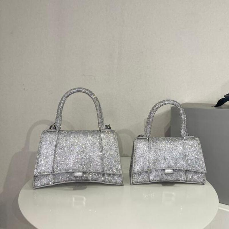 High Quality Rhinestone Underarm Hourglass Bag luxury designer Shimmer Crossbody Clutch Handbag Women Hobo Purses Genuine Leather Ladies Shoulder Bags, No bag
High Quality Rhinestone Underarm Hourglass Bag luxury designer Shimmer Crossbody Clutch Handbag Women Hobo Purses Genuine Leather Ladies Shoulder Bags, No bag