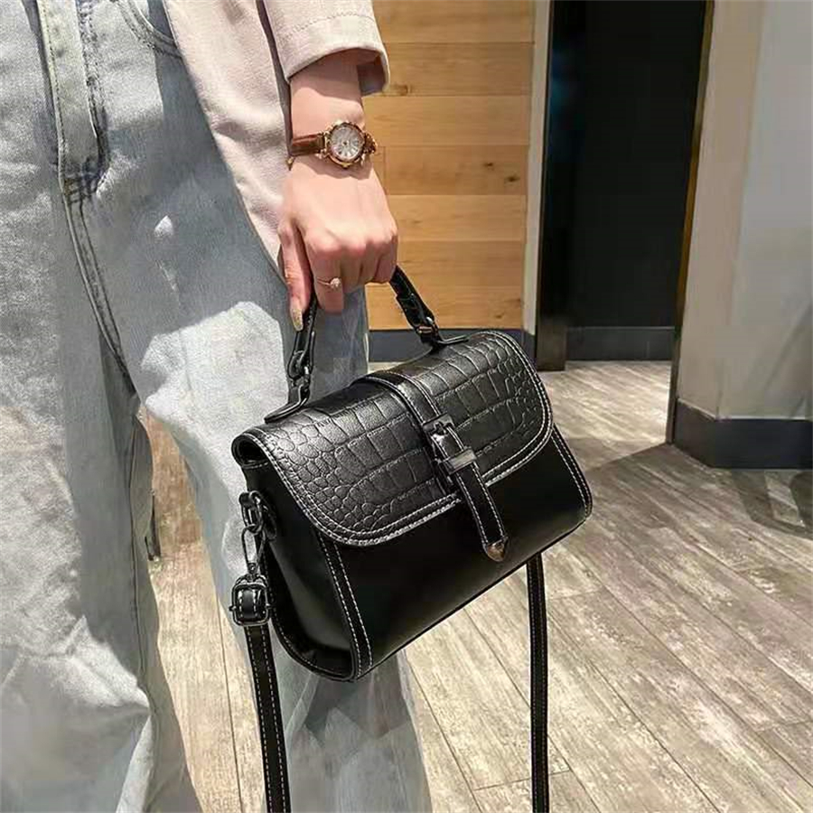 Trendy customized leather small woman bag shoulder purse lady clutch girls wholesale discount high quality handbag, White
Trendy customized leather small woman bag shoulder purse lady clutch girls wholesale discount high quality handbag, White