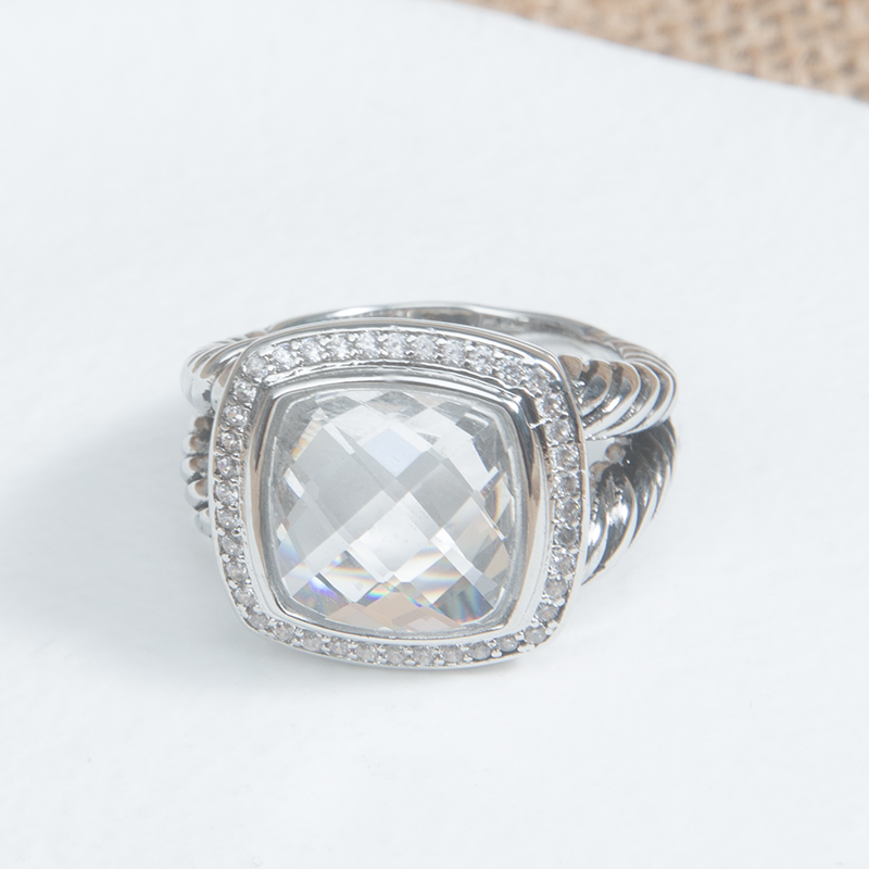 Classic Twist Ring for Women Inlaid White Crystal Color Zircon Fashion Hip Hop Jewelry Accessories Banquet Party Gift