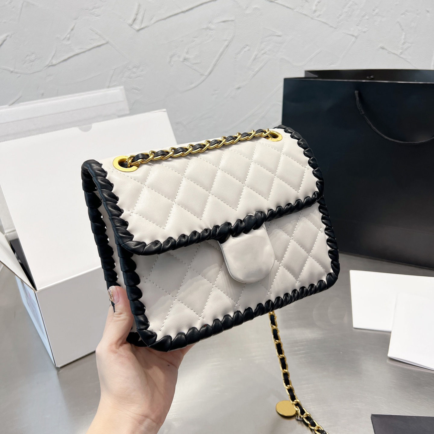 CC Bag Shoulder Designer Fashion Knitting Women s Lady Tofu Bag Luxuries Chainbag Classic Heart Flap Design Shoulder-bag Girl Box H8DV, Pink
CC Bag Shoulder Designer Fashion Knitting Women s Lady Tofu Bag Luxuries Chainbag Classic Heart Flap Design Shoulder-bag Girl Box H8DV, Pink