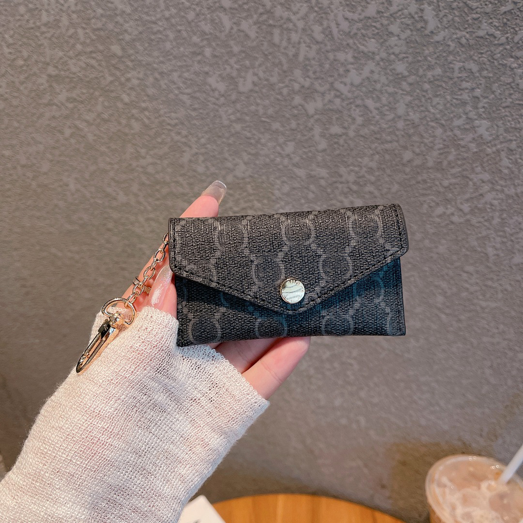 Fashion Key Buckle Bag Car Keychain Handmade Luxury Classic Designer Genuine Leather Keychains Men Women Mini Wallet Bags Exquisite Gift With Box Dustbags
Fashion Key Buckle Bag Car Keychain Handmade Luxury Classic Designer Genuine Leather Keychains Men Women Mini Wallet Bags Exquisite Gift With Box Dustbags