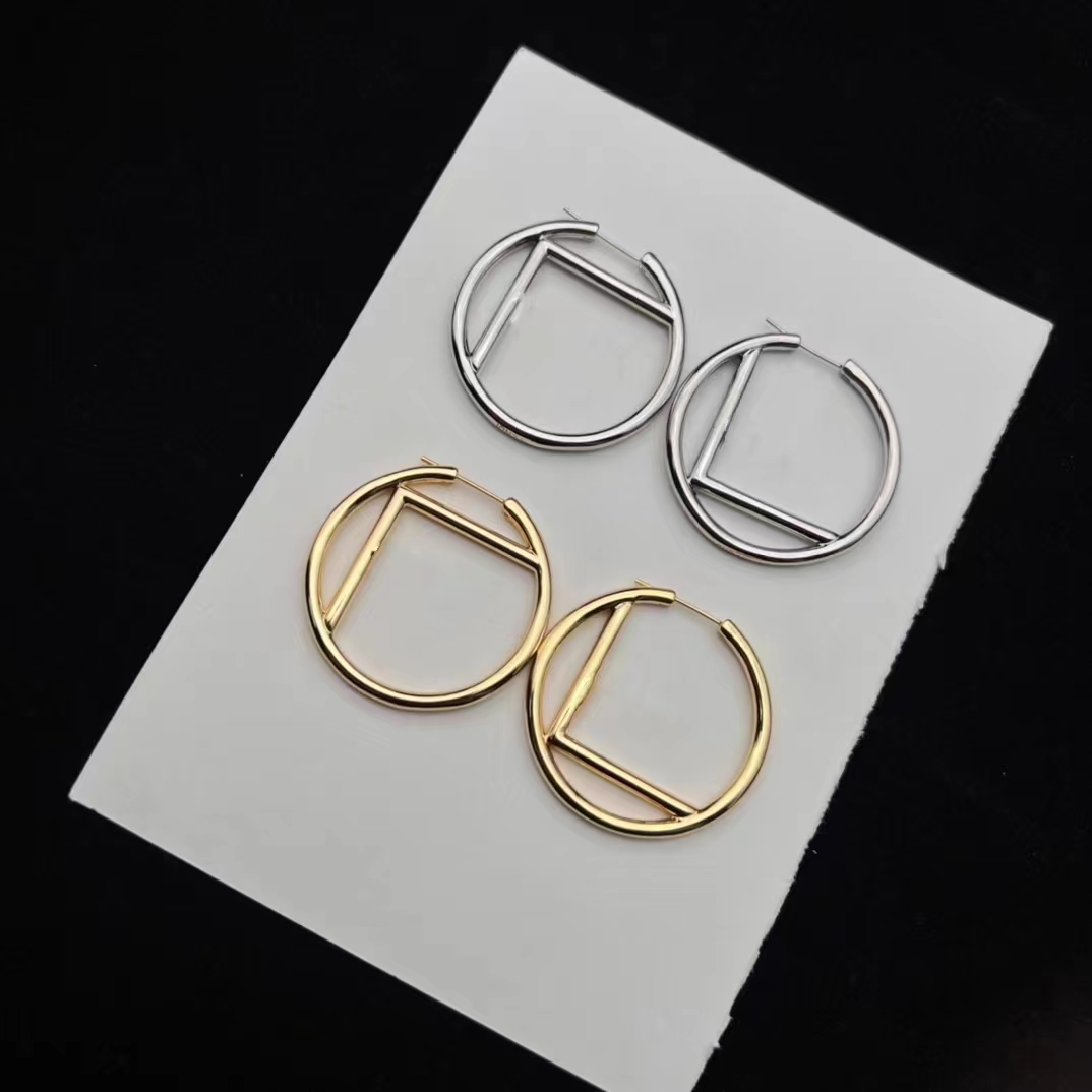 High version women's letter hoop earrings high quality gold plated non-fading classic simple luxury fashion gift big name designer jewelry F style
High version women's letter hoop earrings high quality gold plated non-fading classic simple luxury fashion gift big name designer jewelry F style