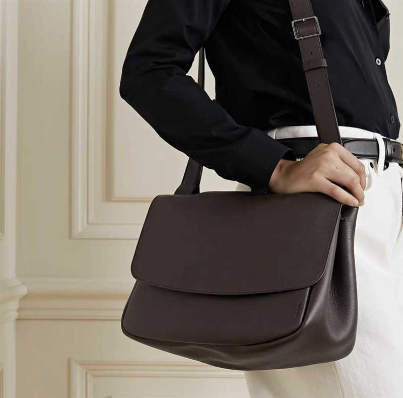 The Row Bag Designer Postman Bag New Bai Baihe Da Mei Same Mail Cowhide Flap One Shoulder Crossbody Female, Black
The Row Bag Designer Postman Bag New Bai Baihe Da Mei Same Mail Cowhide Flap One Shoulder Crossbody Female, Black