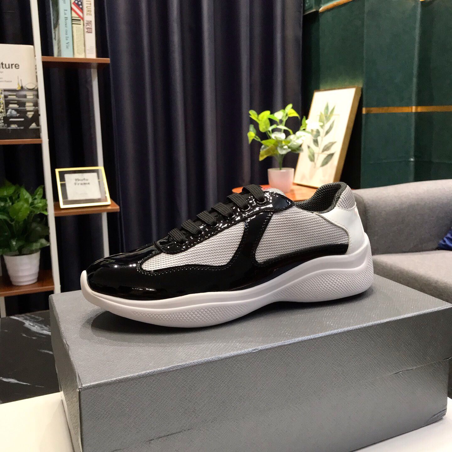 Designer casual shoes men's America's Cup shoes low patent leather flat bottom black blue mesh lace nylon outdoor slide walking sneakers size 39-44, Grey
Designer casual shoes men's America's Cup shoes low patent leather flat bottom black blue mesh lace nylon outdoor slide walking sneakers size 39-44, Grey