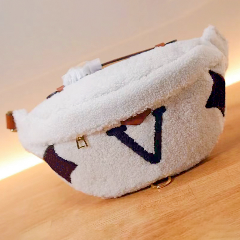 Fashion Teddy Waistpacks new Designers bag Lambswool Womens Luxurys winter belt bum Bag fanny pack mens handbag purse Waist chest bumbag Shoulder Clutch Crossbody
Fashion Teddy Waistpacks new Designers bag Lambswool Womens Luxurys winter belt bum Bag fanny pack mens handbag purse Waist chest bumbag Shoulder Clutch Crossbody