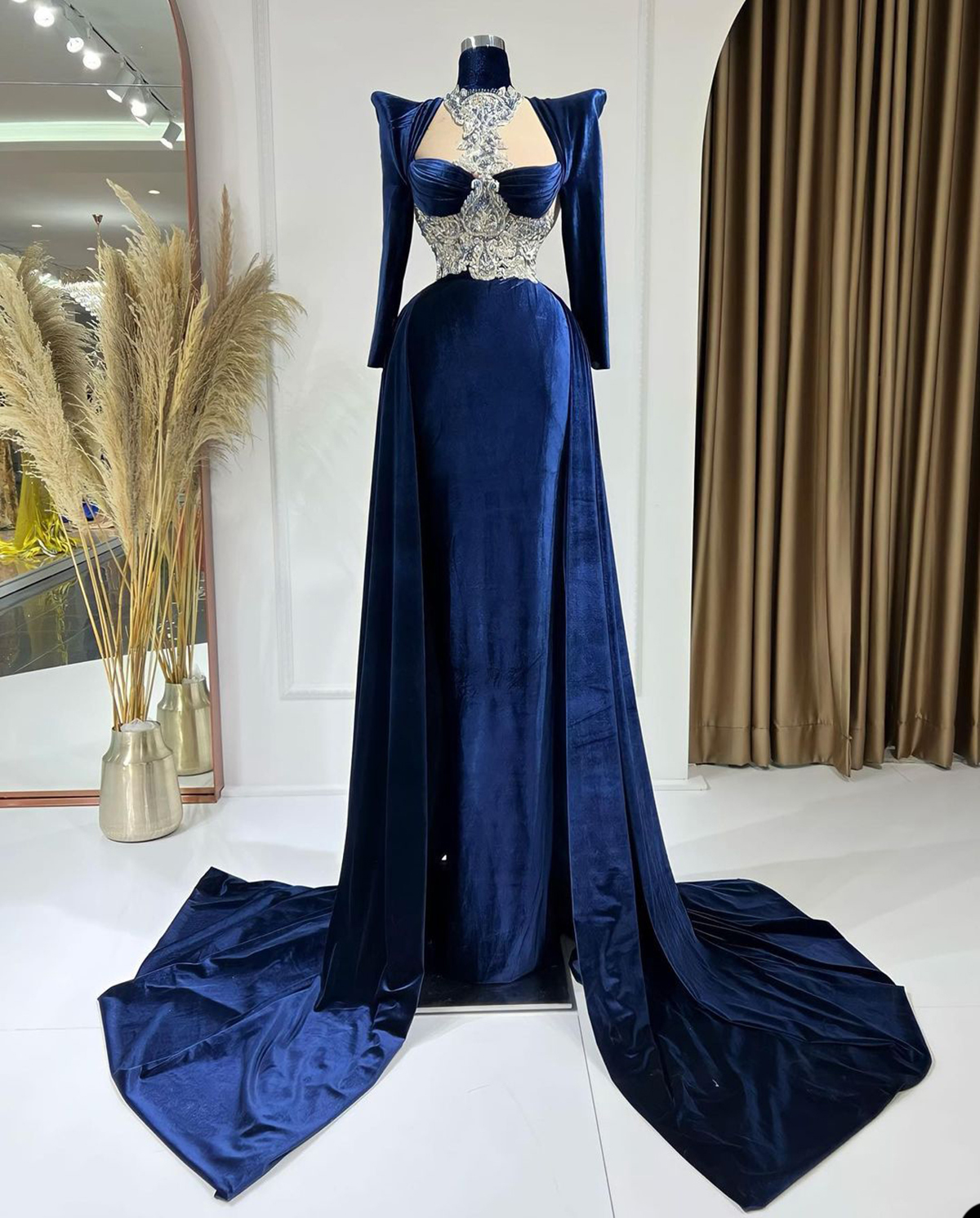 Fashion Royal Blue Mermaid Evening Dresses Sexy High Neck Applique Prom Dress Floor Detachable Train Velvet Formal Party Gowns