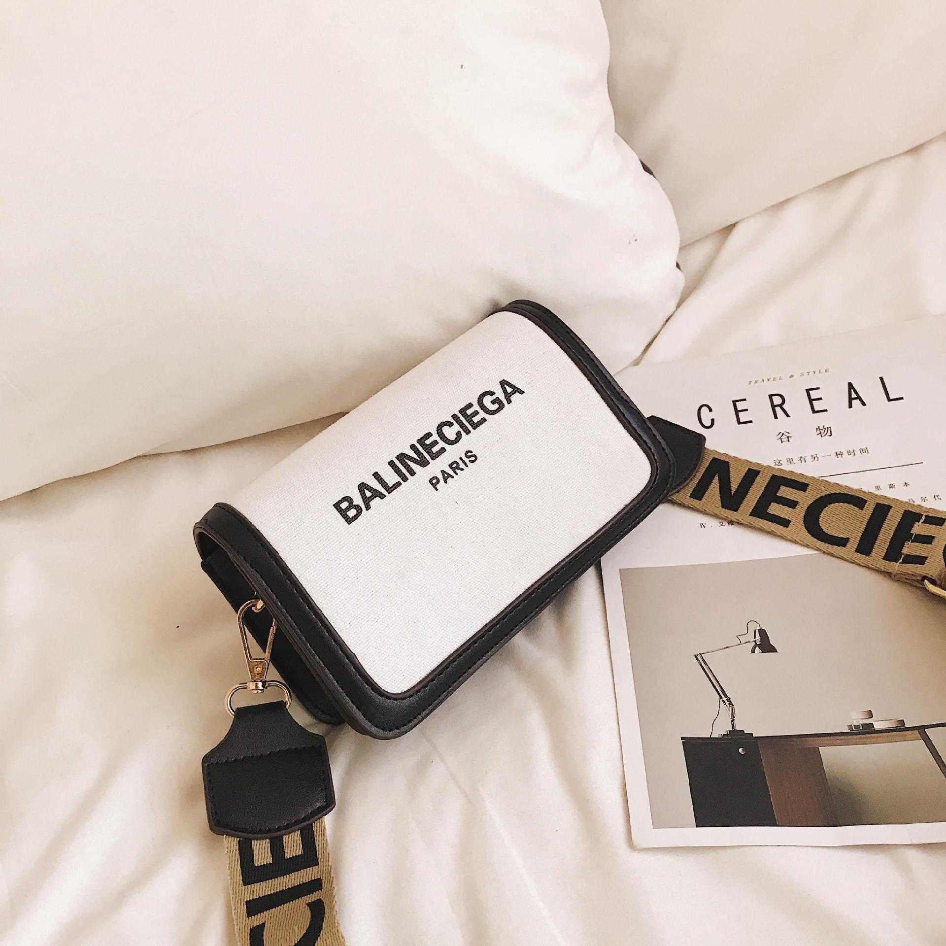 Design Bag Factory Wholesale and Retail Small 2023 New Small Square Broadband Single Shoulder Msenger Bag, Black
Design Bag Factory Wholesale and Retail Small 2023 New Small Square Broadband Single Shoulder Msenger Bag, Black