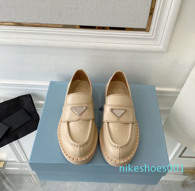 2022 Dress Shoes Trainers Desingers Brushed Leather Triangle Black Classic Penny Loafers Increase Chunky Rubber Sole
2022 Dress Shoes Trainers Desingers Brushed Leather Triangle Black Classic Penny Loafers Increase Chunky Rubber Sole