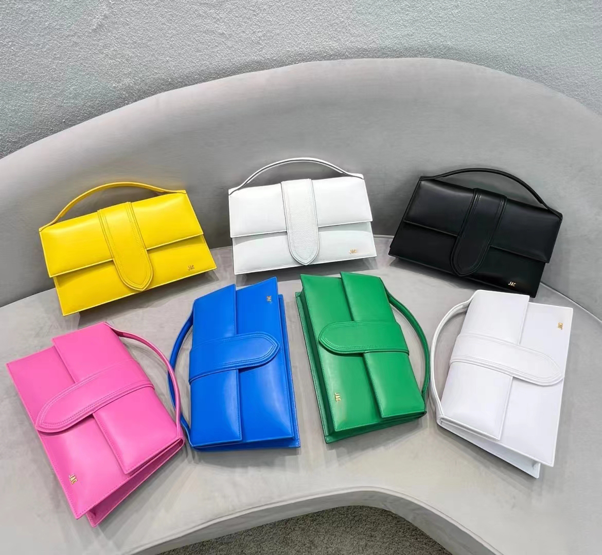 Fashion Luxury Designer baguette top handle Shoulder Bag jacquem Le Bambino Genuine Leather tote womens mens Wallets messenger famous Crossbody clutch flap Bags, Black
Fashion Luxury Designer baguette top handle Shoulder Bag jacquem Le Bambino Genuine Leather tote womens mens Wallets messenger famous Crossbody clutch flap Bags, Black
