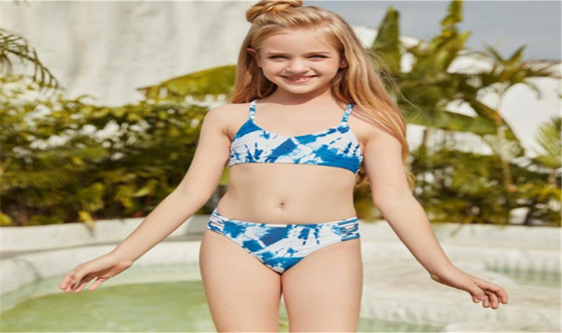 2Pcs Bikini Swimwear Kid Girl Fashion Swimsuit Color Block Crisscross Spaghetti Strap Top Triangle Shorts Swimming Bathing Suit O4456860, As pic
2Pcs Bikini Swimwear Kid Girl Fashion Swimsuit Color Block Crisscross Spaghetti Strap Top Triangle Shorts Swimming Bathing Suit O4456860, As pic