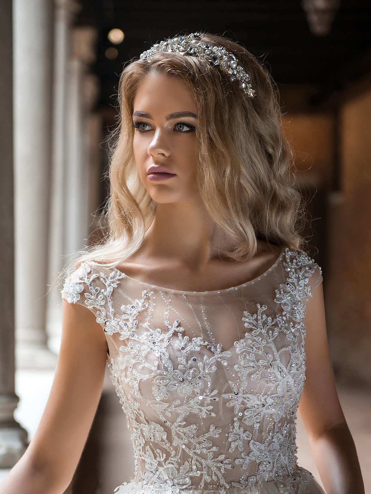 Glamorous A-line Wedding Dresses Bateau 3D Applicant with Beaded Short Sleeves Layered Tulle Court Gown Custom Made Plus Size Bridal Dress Vestidos De