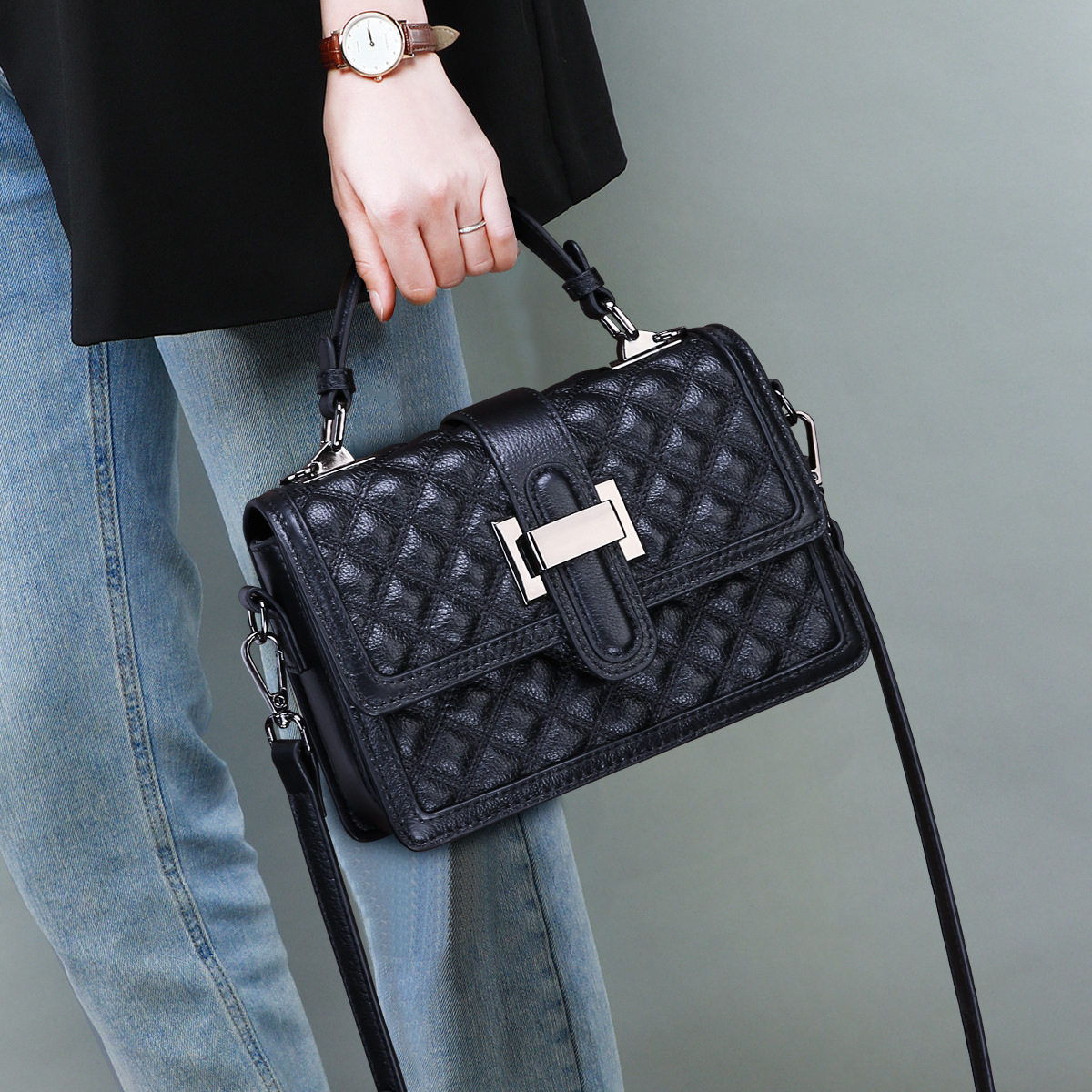 Evening Bags Female First Layer Leather Portable 2022 Trendy Fashion Matching Texture Ringer Crossbody Bag, Aspic
Evening Bags Female First Layer Leather Portable 2022 Trendy Fashion Matching Texture Ringer Crossbody Bag, Aspic