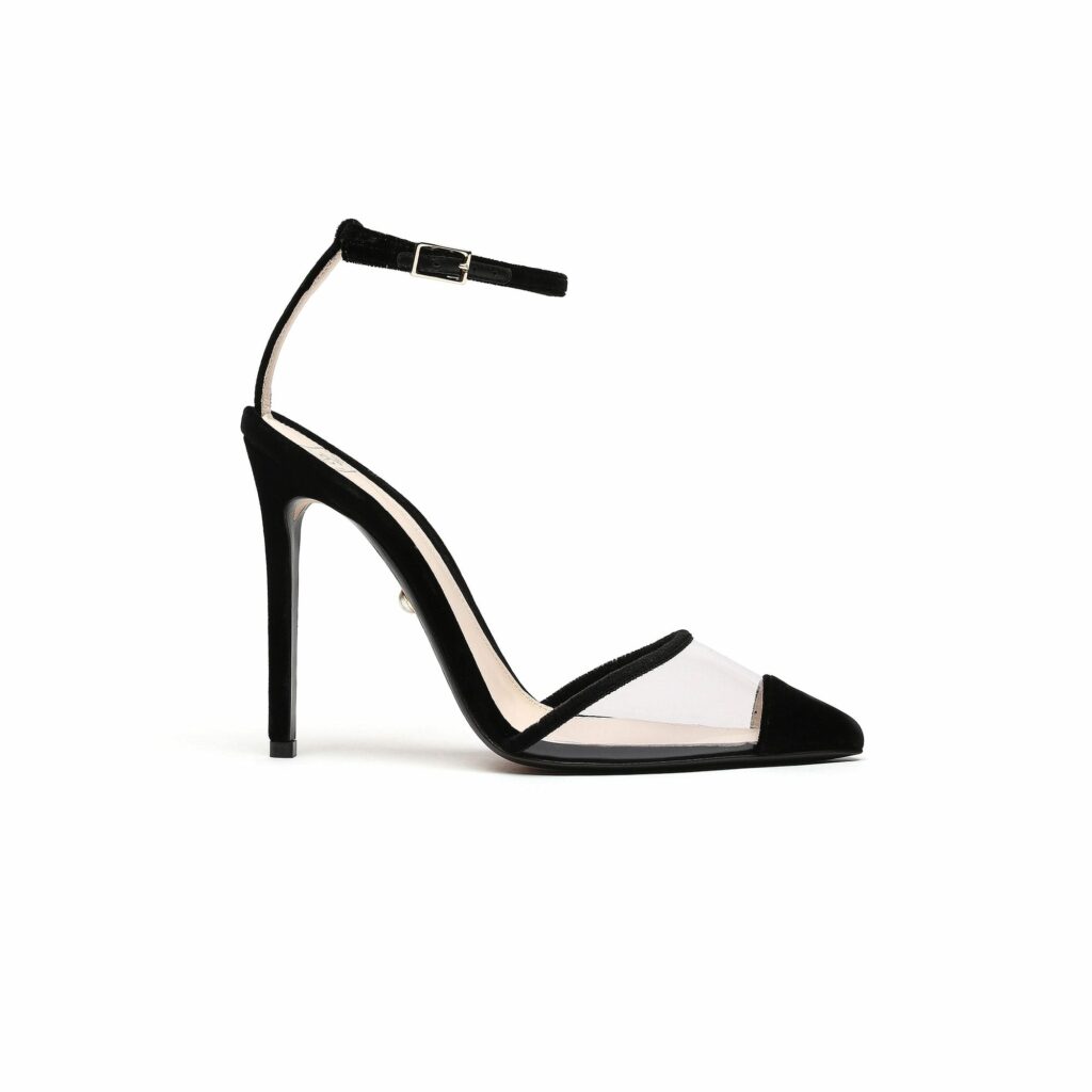 Alevi Mlano BIANCA women shoe 2022 10.5cmPump in PVC with velvet trim and toe ankle strap and lateral buckle Matching covered heel 01
Alevi Mlano BIANCA women shoe 2022 10.5cmPump in PVC with velvet trim and toe ankle strap and lateral buckle Matching covered heel 01