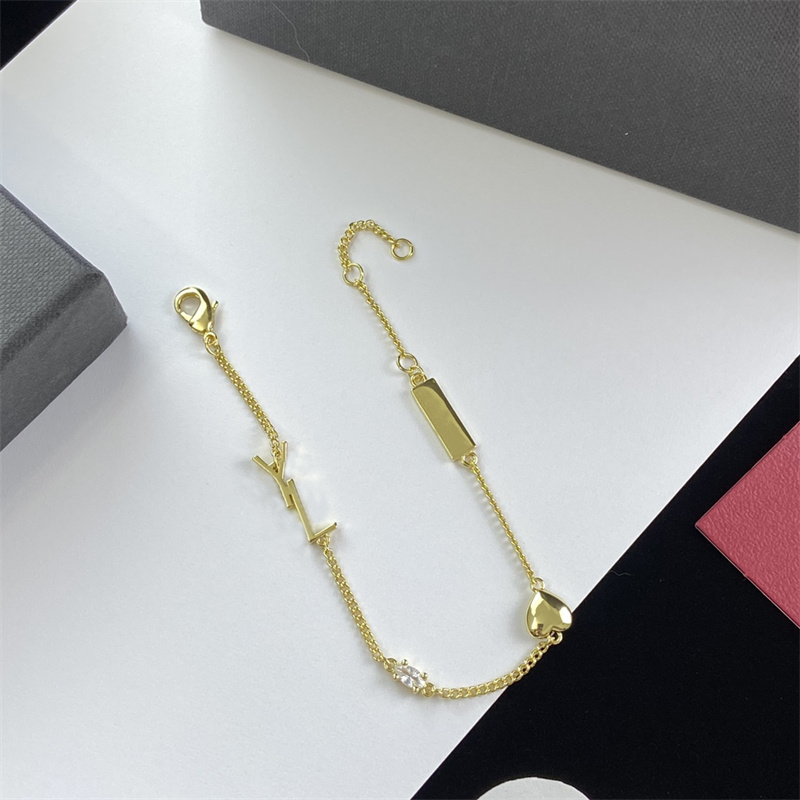Designer Fashion Necklace Bracelets Designer For Women Luxury Jewelry Gold Classic Heart Necklaces Bracelets Sets With Chain, Golden
Designer Fashion Necklace Bracelets Designer For Women Luxury Jewelry Gold Classic Heart Necklaces Bracelets Sets With Chain, Golden