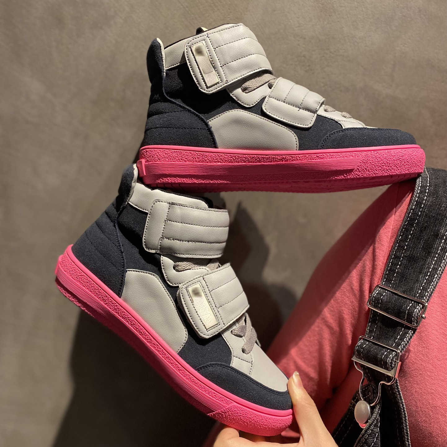 Shoes European small crowd high top women's ins fashion 2022 winter new color blocking bread flat casual shoes, Grey list
Shoes European small crowd high top women's ins fashion 2022 winter new color blocking bread flat casual shoes, Grey list