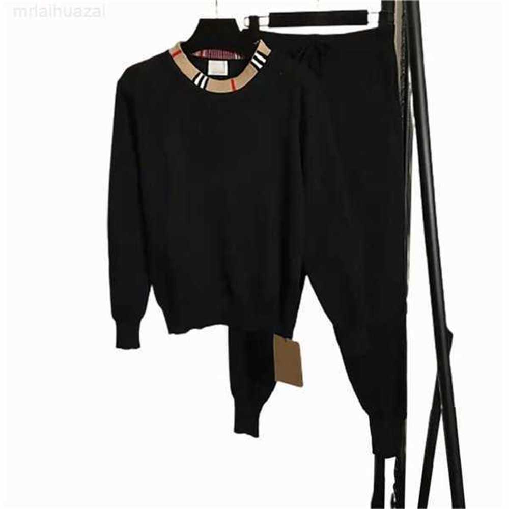 Women's Tracksuits Sweaters Western Style Burbee Age Reducing Fashion Net Red Jacquard Two Piece Knitting Suit European tracksuits
Women's Tracksuits Sweaters Western Style Burbee Age Reducing Fashion Net Red Jacquard Two Piece Knitting Suit European tracksuits