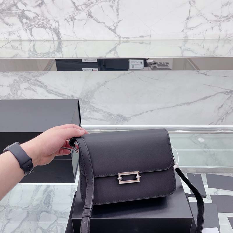 Messenger Fashion Bags Thick Chain Black Shopping Satchels classic men messengers bag Cross Body crossbody satchel envelope wallet bottega hobo handbag
Messenger Fashion Bags Thick Chain Black Shopping Satchels classic men messengers bag Cross Body crossbody satchel envelope wallet bottega hobo handbag