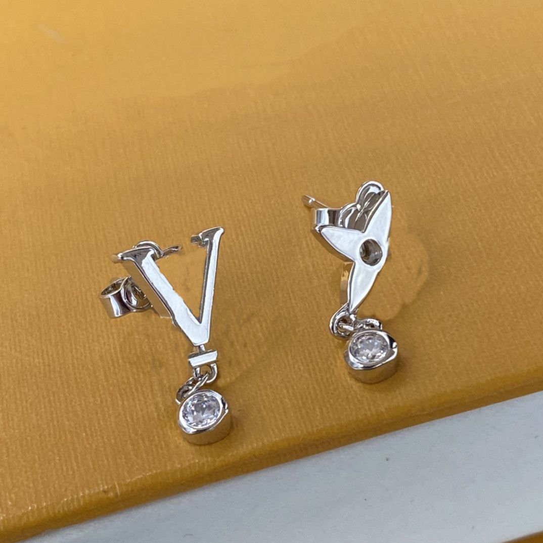Designers Womens Brand Designer Earrings Ear Stud Crystal Women Elegance Temperament Simple Ladies Wedding Party Jewelry Gift Accessories ER0074-ER0075 456
Designers Womens Brand Designer Earrings Ear Stud Crystal Women Elegance Temperament Simple Ladies Wedding Party Jewelry Gift Accessories ER0074-ER0075 456