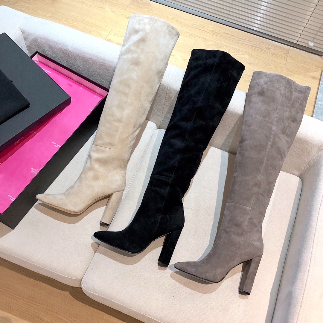 Designer High knee Boot for women Real Patent Leather Turn fur boots Slim fit Mid chunky heel wedge boots fashion Genuine breathable and light shoes with box size 35-41
Designer High knee Boot for women Real Patent Leather Turn fur boots Slim fit Mid chunky heel wedge boots fashion Genuine breathable and light shoes with box size 35-41