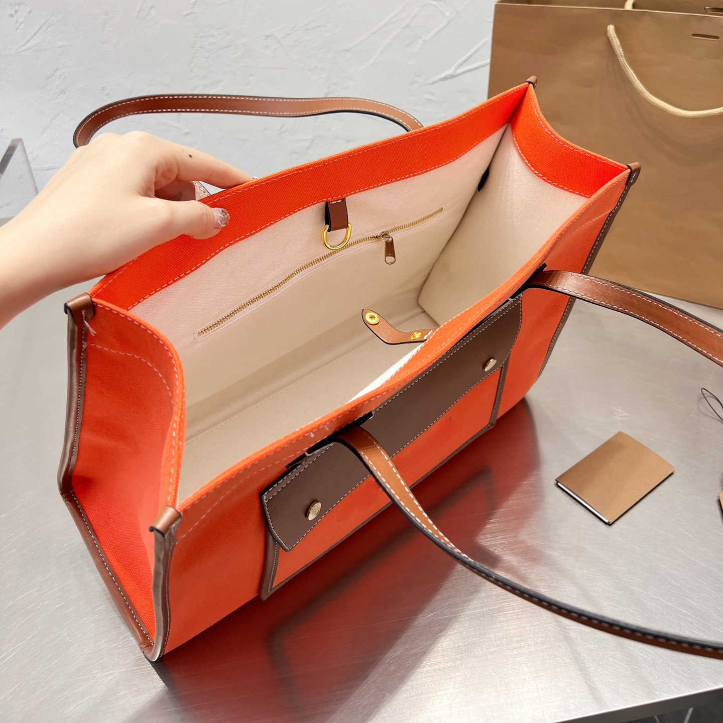 Totes Luxury Designers Bags Women shoulder bag Leather design Large capacity Messenger bags Classic Style handbag Lady handbags purse wallet, Orange size:33 25cm
Totes Luxury Designers Bags Women shoulder bag Leather design Large capacity Messenger bags Classic Style handbag Lady handbags purse wallet, Orange size:33 25cm
