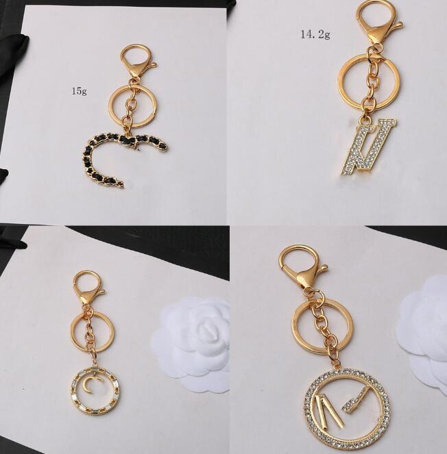 10color Letter Keychains Brand Luxury Designer Famous Leather Keychain Small Sweet Wind Metal Car Keyrings Key Chain Fashion Accessories
10color Letter Keychains Brand Luxury Designer Famous Leather Keychain Small Sweet Wind Metal Car Keyrings Key Chain Fashion Accessories
