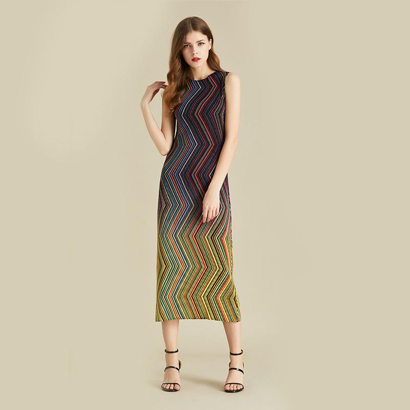 Casual Dresses Pleated Dress Women Sleeveless Colorful Striped Halter Long Length Elegant Slim Summer Fashion, Geometric lines
Casual Dresses Pleated Dress Women Sleeveless Colorful Striped Halter Long Length Elegant Slim Summer Fashion, Geometric lines