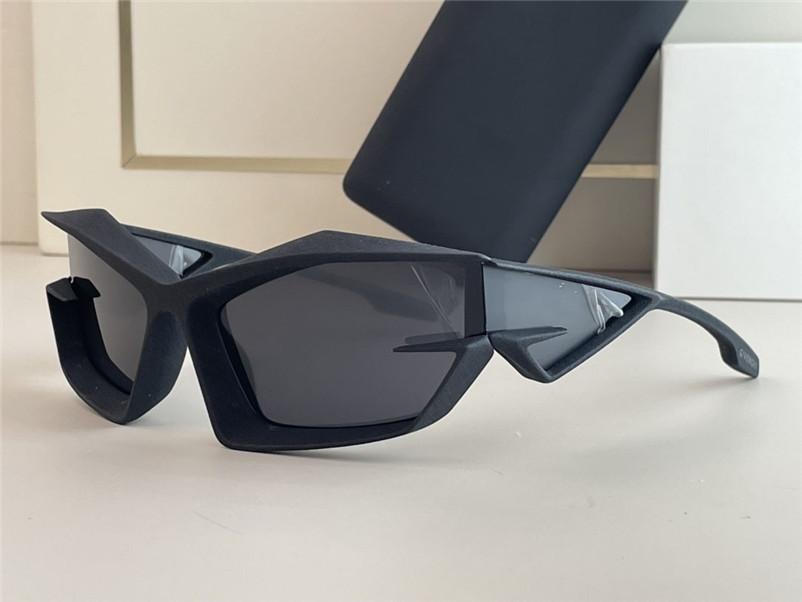 3D printed nylon sunglasses 40049 graphic G shaped frame on the front and temples avant-garde fashion style UV400 protection glasses
3D printed nylon sunglasses 40049 graphic G shaped frame on the front and temples avant-garde fashion style UV400 protection glasses