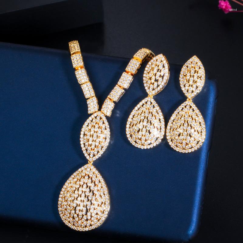 Wedding Jewelry Sets CWWZircons Very Shiny Dangle Drop Bridal Banquet CZ Necklace Earring Arabic Dubai Gold Plated Set For Women T423
Wedding Jewelry Sets CWWZircons Very Shiny Dangle Drop Bridal Banquet CZ Necklace Earring Arabic Dubai Gold Plated Set For Women T423