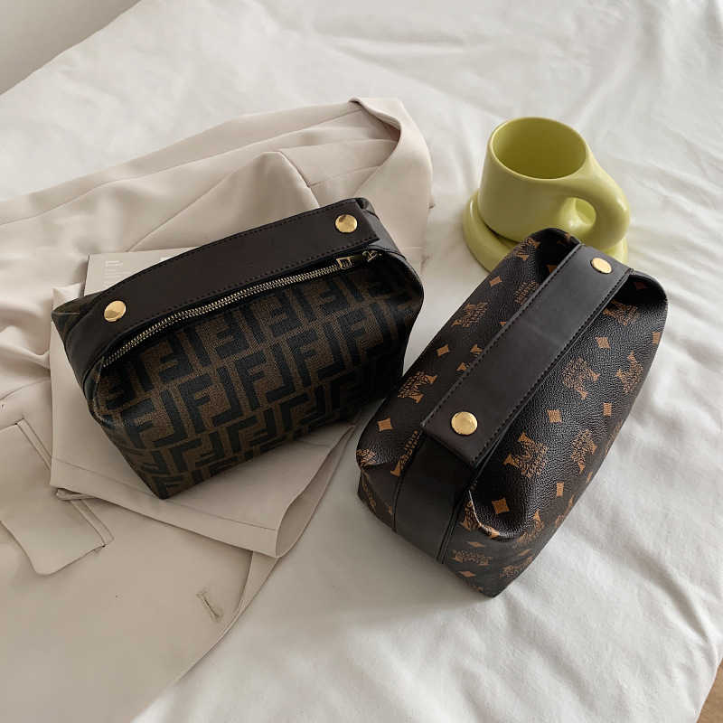 Design Bag Factory Wholesale and Retail Portable Cosmetic New Large Capacity Travel Storage Women's Washing, M letter
Design Bag Factory Wholesale and Retail Portable Cosmetic New Large Capacity Travel Storage Women's Washing, M letter