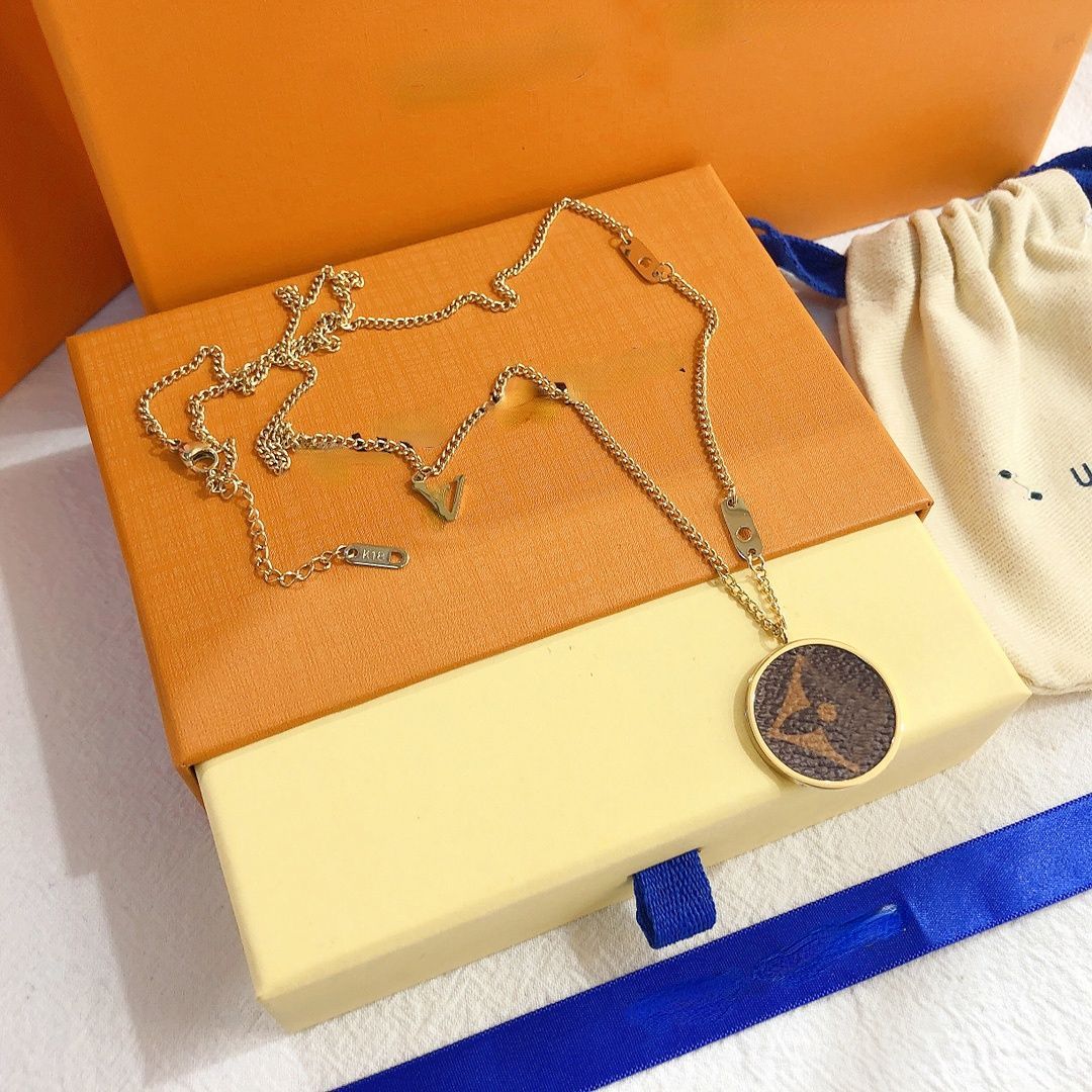 Luxury Design Necklace Faux Leather 18K Gold Plated Stainless Steel Fashion Womens Necklaces Choker Chain Pendant Wedding Jewelry Accessories X333
Luxury Design Necklace Faux Leather 18K Gold Plated Stainless Steel Fashion Womens Necklaces Choker Chain Pendant Wedding Jewelry Accessories X333