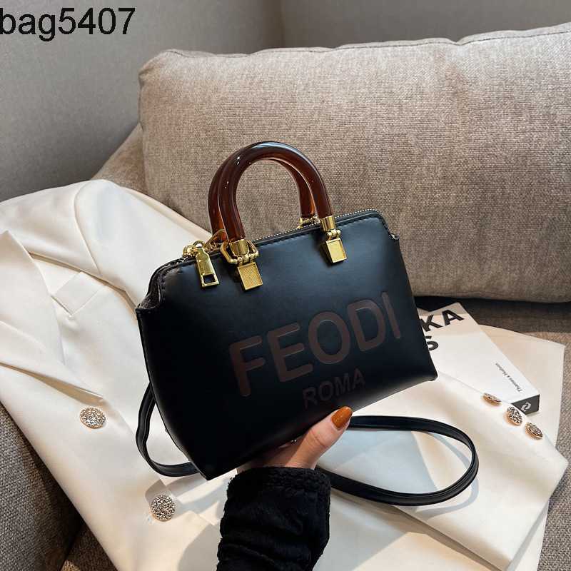 Design Bag Factory Wholesale and Retail 2023 Senmeng Stylish Handbag Women's New Fashionable One Shoulder Red Letter Crossbody Underarm Bag Popular, Black
Design Bag Factory Wholesale and Retail 2023 Senmeng Stylish Handbag Women's New Fashionable One Shoulder Red Letter Crossbody Underarm Bag Popular, Black