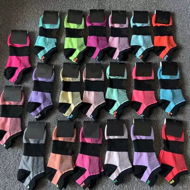 USA Stock Ankle With Cardboad Tags Cheerleaders Black Pink Short Sock Girls Women Cotton Sports Soc Skateboard Sneaker Fy7266 Tt1201 1023