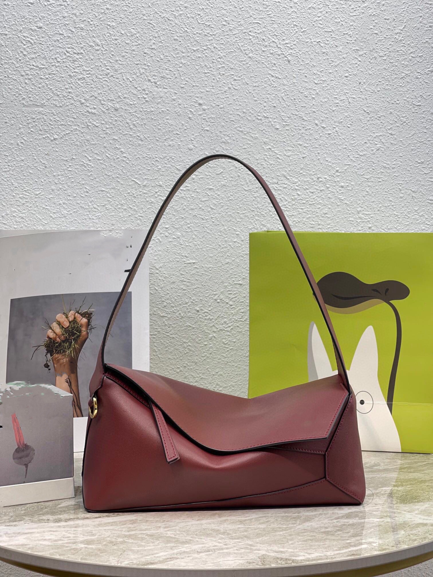Geometric underarm bags for women shoulder bags European and American fashion designers Wine red, Brown
Geometric underarm bags for women shoulder bags European and American fashion designers Wine red, Brown