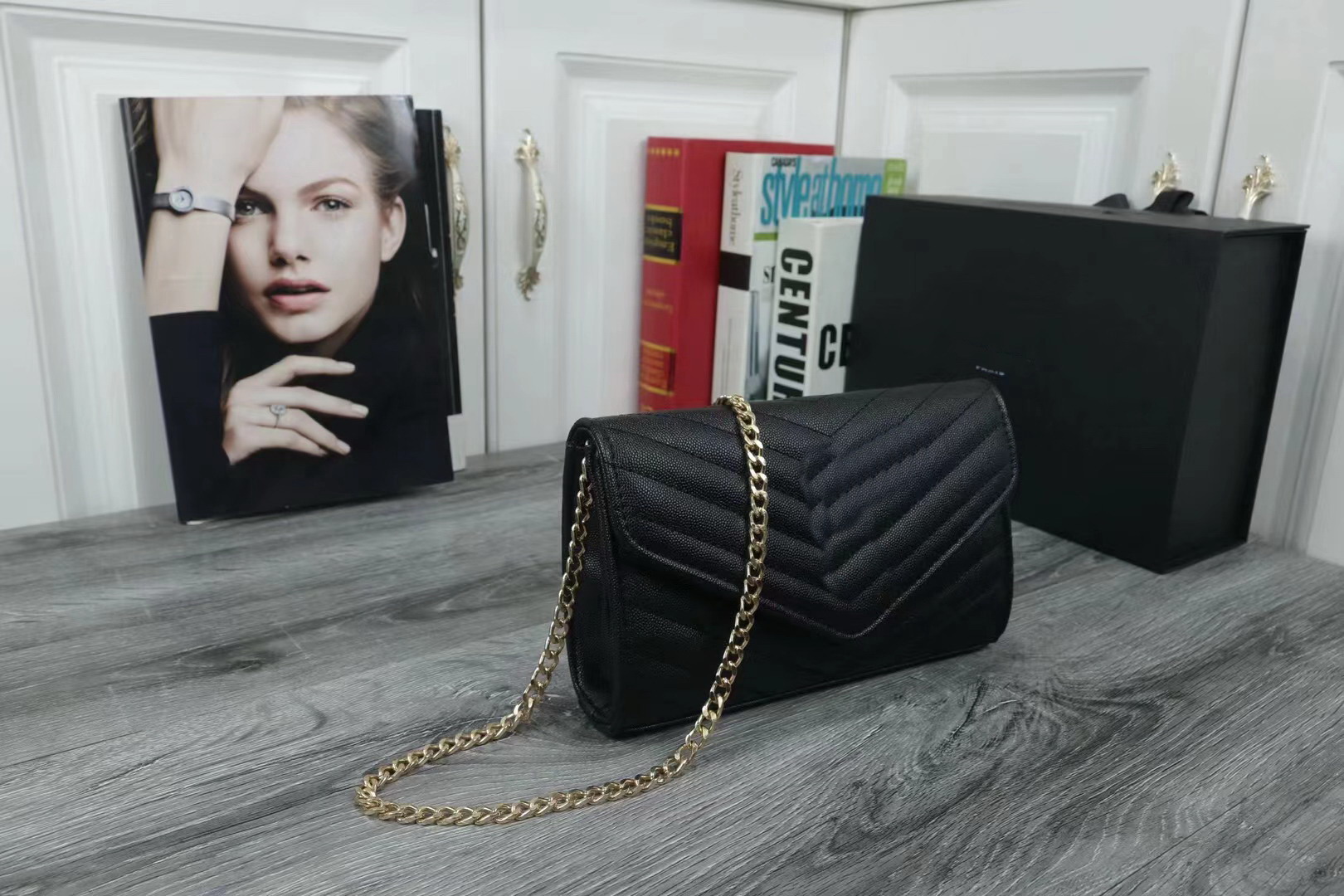2023 Fashion Handbags Shoulder Luxurys Designer Bags metal chain gold silver women Leather bag Flip cover Messenger Crossbody Purse wallets, No bag
2023 Fashion Handbags Shoulder Luxurys Designer Bags metal chain gold silver women Leather bag Flip cover Messenger Crossbody Purse wallets, No bag