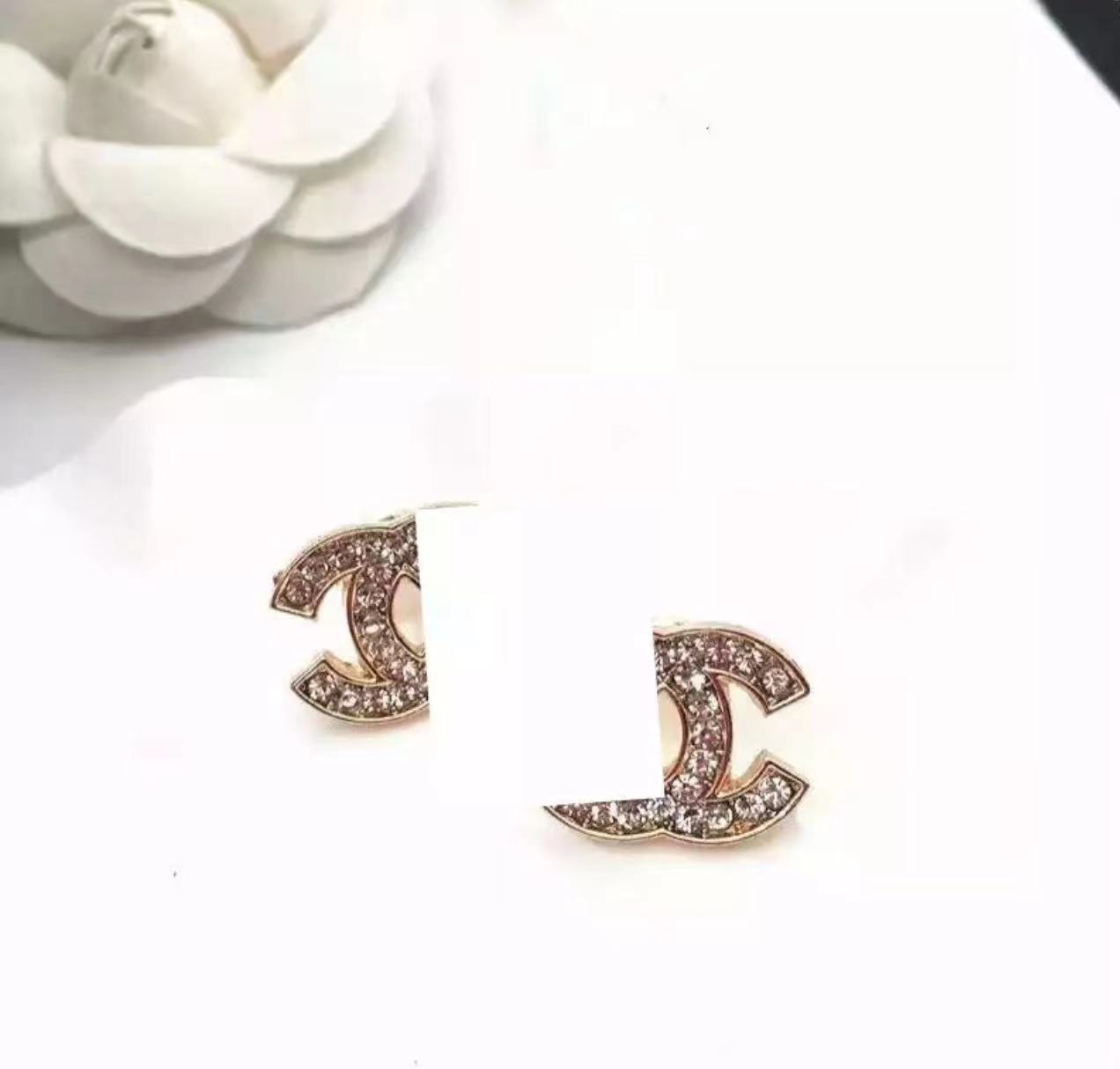 Sliver 925 Luxury brand Lady dangles earrings Hoop Earring Korean Big Smooth Circle Vintage Earrings for women Gift
Sliver 925 Luxury brand Lady dangles earrings Hoop Earring Korean Big Smooth Circle Vintage Earrings for women Gift