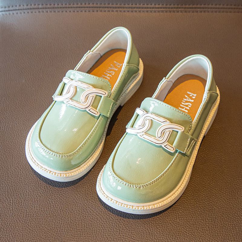 Sneakers Kids Loafers for Girls Spring Casual Glossy Mary Janes Versatile Britain Green Shoes Non slip Metal Children Fashion 221130, Black
Sneakers Kids Loafers for Girls Spring Casual Glossy Mary Janes Versatile Britain Green Shoes Non slip Metal Children Fashion 221130, Black
