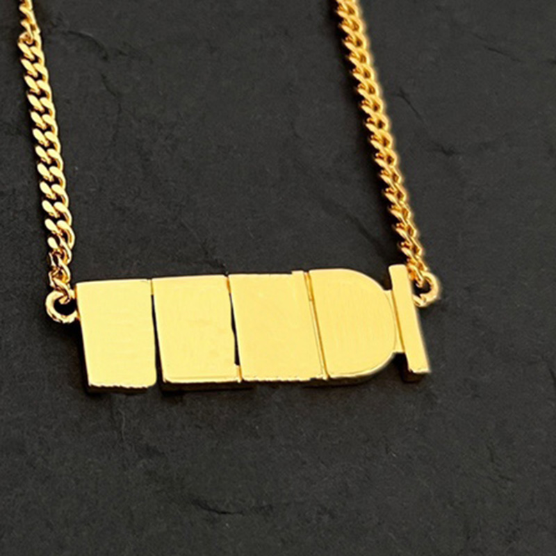 Designer Necklace Fashion Women Luxury Choker Mutilated Heart Shaped Pendant Chain 18K Gold Plated 925 Silver Jewelry 22120103CZ
Designer Necklace Fashion Women Luxury Choker Mutilated Heart Shaped Pendant Chain 18K Gold Plated 925 Silver Jewelry 22120103CZ