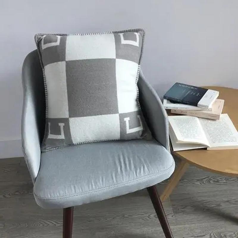 Quality Cushion With Letters Brand Decorative Pillow Luxury Designer Cushion Fashion Cushions Inner Cotton Covers Home Decor, 00
Quality Cushion With Letters Brand Decorative Pillow Luxury Designer Cushion Fashion Cushions Inner Cotton Covers Home Decor, 00